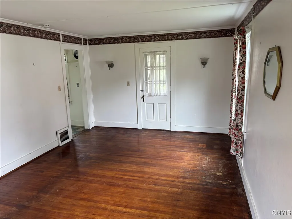 39 Standart Avenue, Auburn, New York 13021, Auburn, New York 13021, 3 Bedrooms Bedrooms, 6 Rooms Rooms,1 BathroomBathrooms,Residential,For Sale,39 Standart Avenue, Auburn, New York 13021,S1620652
