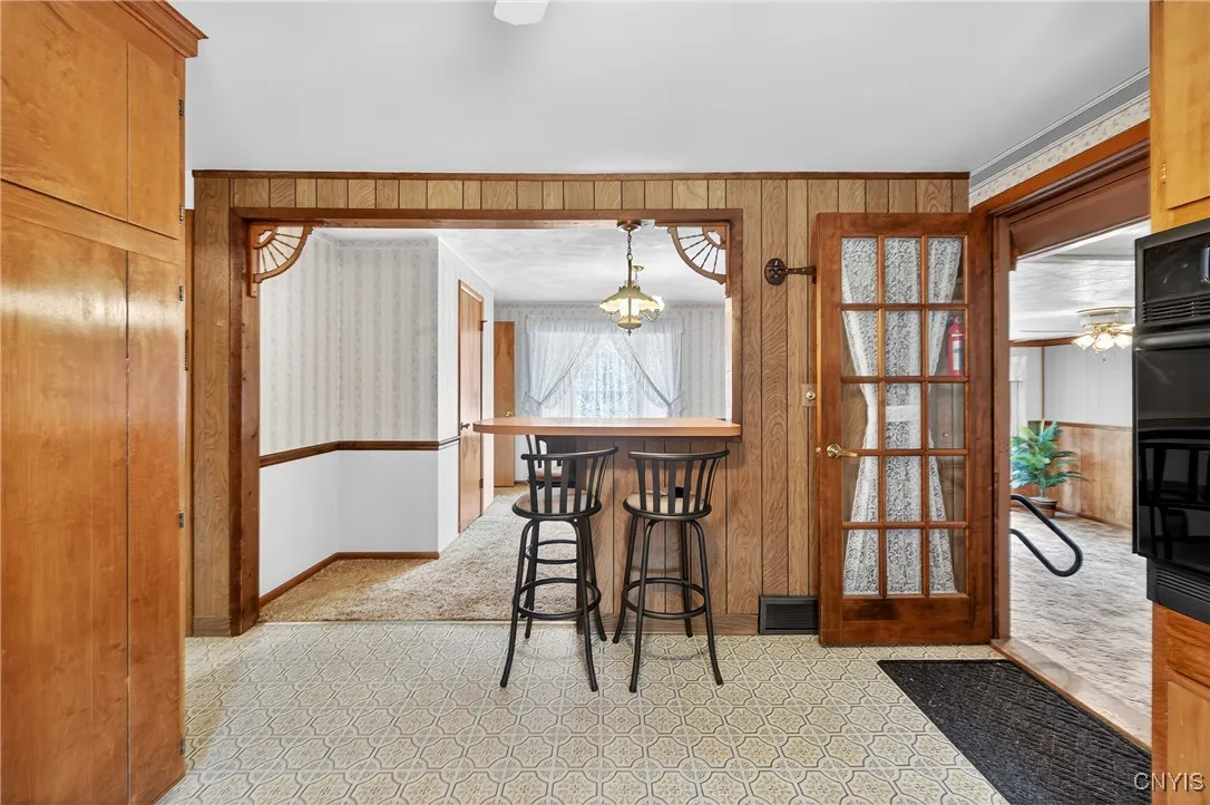 7165 Manlius Center Road, Manlius, New York 13057, Manlius, New York 13057, 3 Bedrooms Bedrooms, 7 Rooms Rooms,1 BathroomBathrooms,Residential,For Sale,7165 Manlius Center Road, Manlius, New York 13057,S1621430