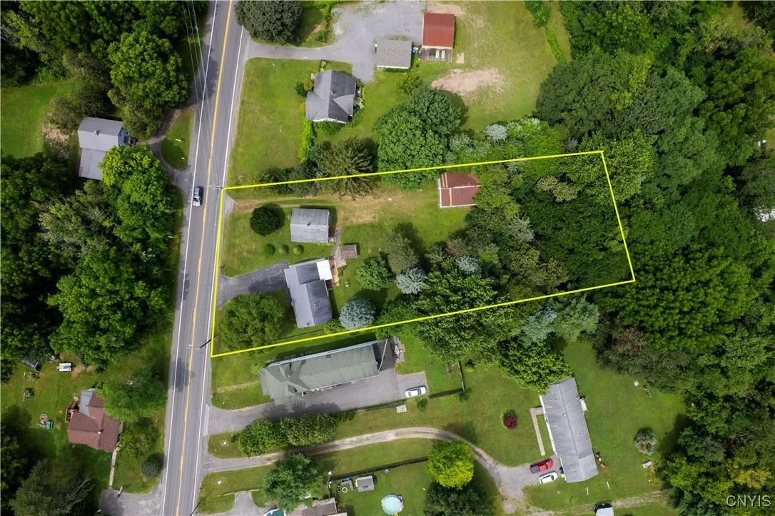 7165 Manlius Center Road, Manlius, New York 13057, Manlius, New York 13057, 3 Bedrooms Bedrooms, 7 Rooms Rooms,1 BathroomBathrooms,Residential,For Sale,7165 Manlius Center Road, Manlius, New York 13057,S1621430