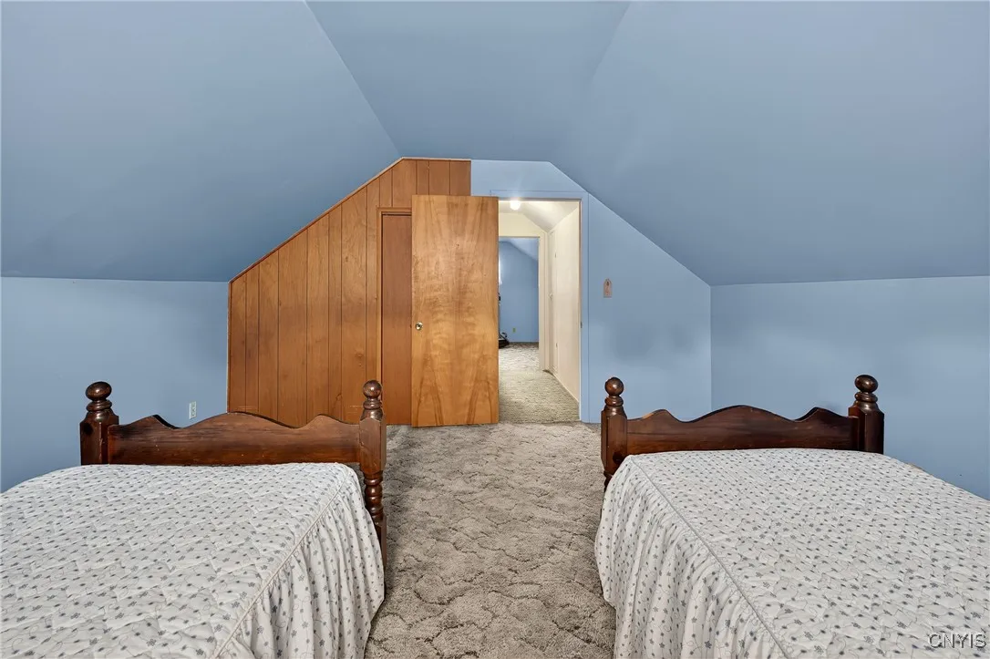 7165 Manlius Center Road, Manlius, New York 13057, Manlius, New York 13057, 3 Bedrooms Bedrooms, 7 Rooms Rooms,1 BathroomBathrooms,Residential,For Sale,7165 Manlius Center Road, Manlius, New York 13057,S1621430