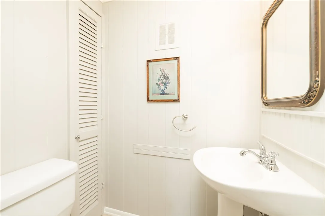36 Dover Park, Brighton, New York 14610, Brighton, New York 14610, 3 Bedrooms Bedrooms, 7 Rooms Rooms,1 BathroomBathrooms,Residential,For Sale,36 Dover Park, Brighton, New York 14610,R1619764