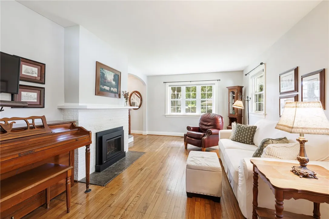 36 Dover Park, Brighton, New York 14610, Brighton, New York 14610, 3 Bedrooms Bedrooms, 7 Rooms Rooms,1 BathroomBathrooms,Residential,For Sale,36 Dover Park, Brighton, New York 14610,R1619764