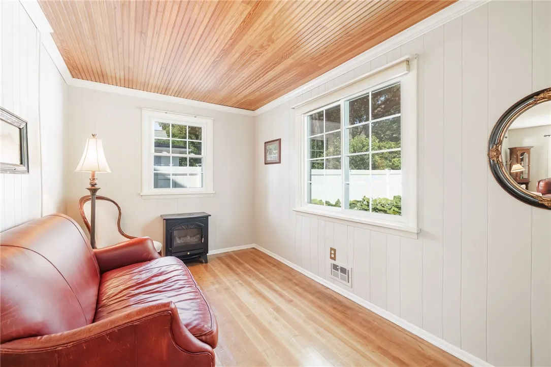 36 Dover Park, Brighton, New York 14610, Brighton, New York 14610, 3 Bedrooms Bedrooms, 7 Rooms Rooms,1 BathroomBathrooms,Residential,For Sale,36 Dover Park, Brighton, New York 14610,R1619764