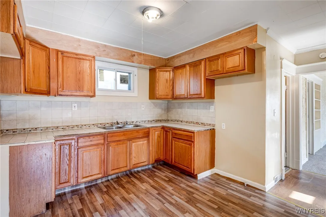 1046 East Ferry Street N, Buffalo, New York 14211, Buffalo, New York 14211, 4 Bedrooms Bedrooms, 7 Rooms Rooms,1 BathroomBathrooms,Residential,For Sale,1046 East Ferry Street N, Buffalo, New York 14211,B1622614