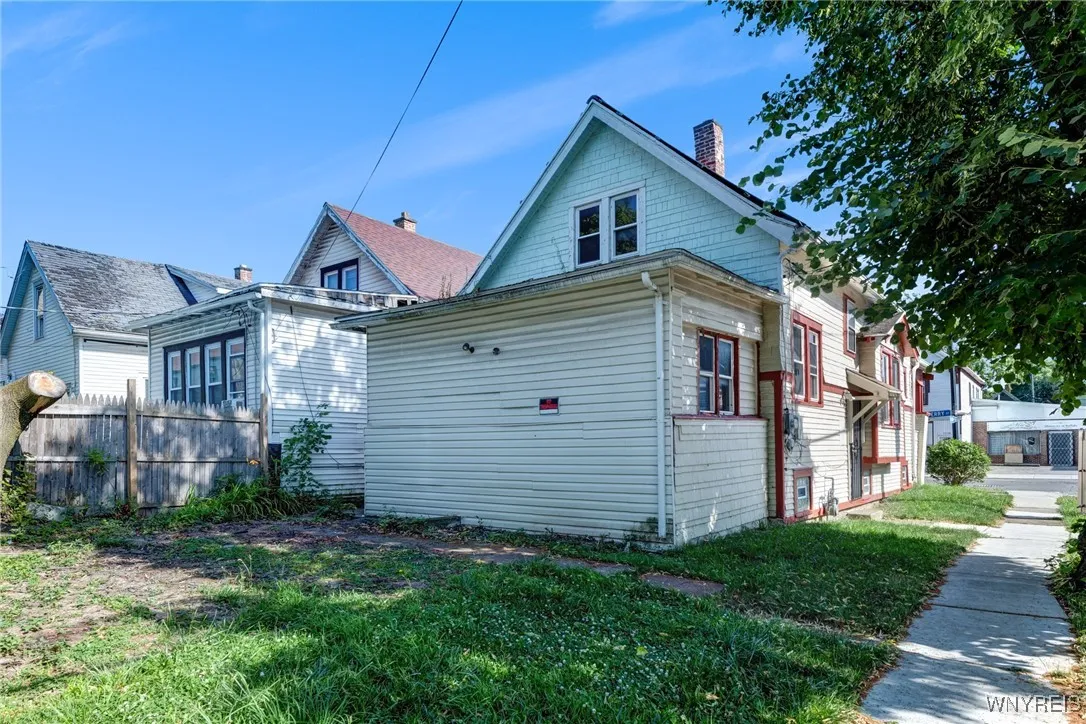 1046 East Ferry Street N, Buffalo, New York 14211, Buffalo, New York 14211, 4 Bedrooms Bedrooms, 7 Rooms Rooms,1 BathroomBathrooms,Residential,For Sale,1046 East Ferry Street N, Buffalo, New York 14211,B1622614