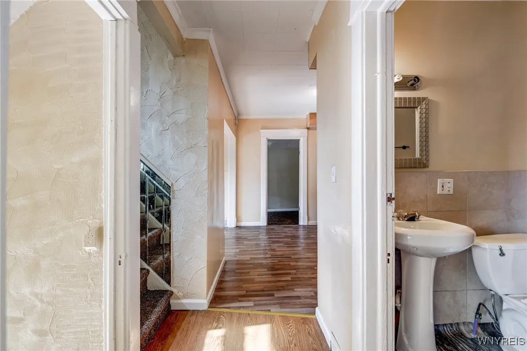 1046 East Ferry Street N, Buffalo, New York 14211, Buffalo, New York 14211, 4 Bedrooms Bedrooms, 7 Rooms Rooms,1 BathroomBathrooms,Residential,For Sale,1046 East Ferry Street N, Buffalo, New York 14211,B1622614
