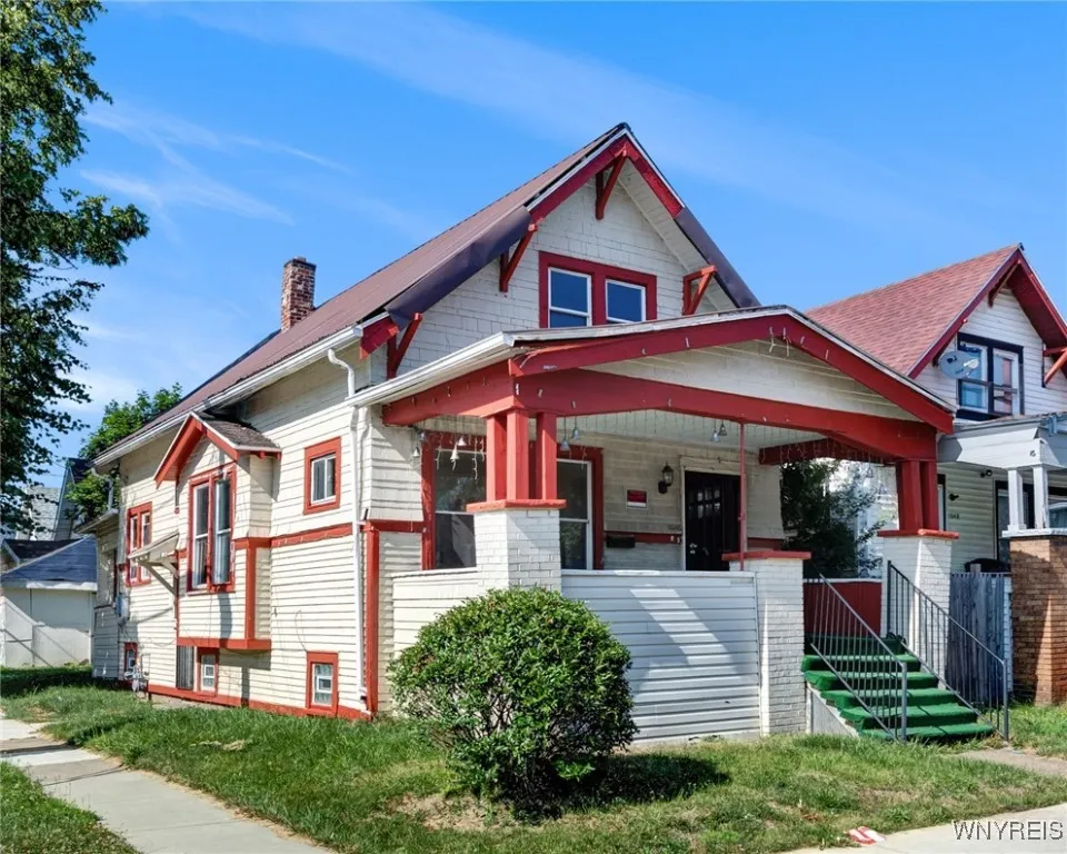 1046 East Ferry Street N, Buffalo, New York 14211, Buffalo, New York 14211, 4 Bedrooms Bedrooms, 7 Rooms Rooms,1 BathroomBathrooms,Residential,For Sale,1046 East Ferry Street N, Buffalo, New York 14211,B1622614