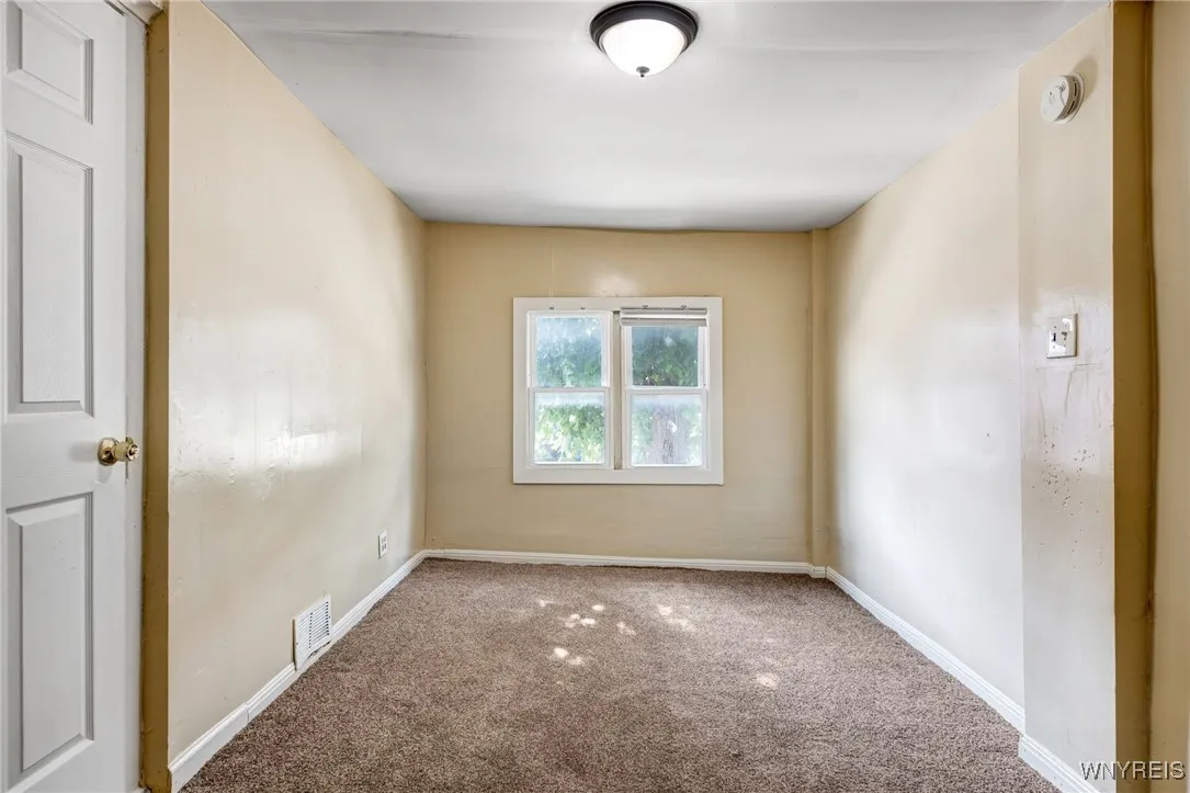 1046 East Ferry Street N, Buffalo, New York 14211, Buffalo, New York 14211, 4 Bedrooms Bedrooms, 7 Rooms Rooms,1 BathroomBathrooms,Residential,For Sale,1046 East Ferry Street N, Buffalo, New York 14211,B1622614
