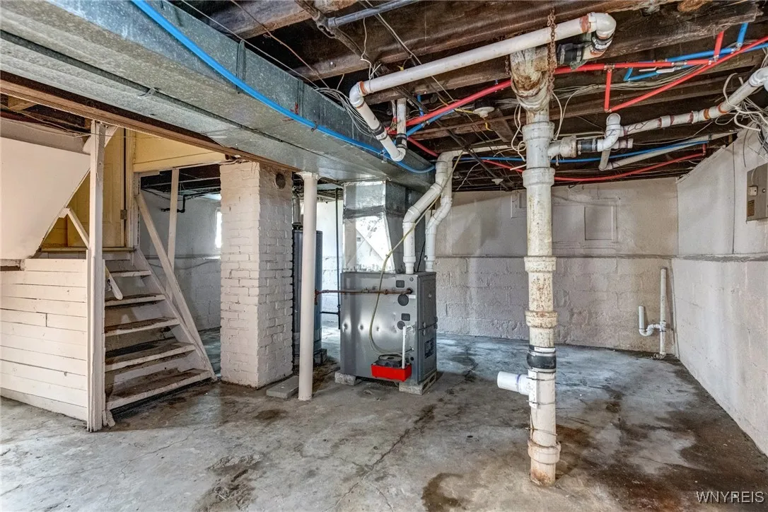 1046 East Ferry Street N, Buffalo, New York 14211, Buffalo, New York 14211, 4 Bedrooms Bedrooms, 7 Rooms Rooms,1 BathroomBathrooms,Residential,For Sale,1046 East Ferry Street N, Buffalo, New York 14211,B1622614
