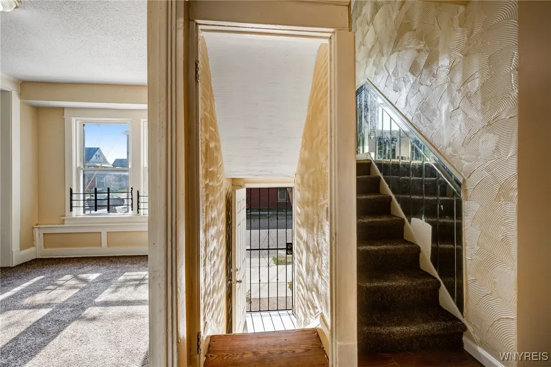 1046 East Ferry Street N, Buffalo, New York 14211, Buffalo, New York 14211, 4 Bedrooms Bedrooms, 7 Rooms Rooms,1 BathroomBathrooms,Residential,For Sale,1046 East Ferry Street N, Buffalo, New York 14211,B1622614