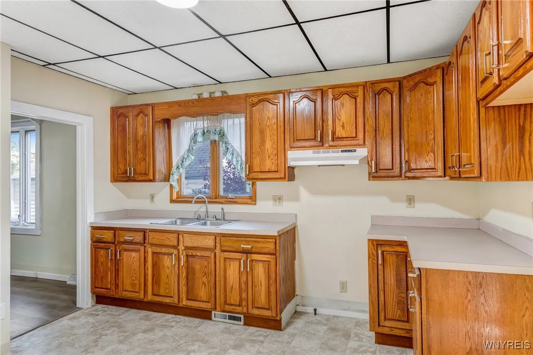 386 Davey Street, Buffalo, New York 14206, Buffalo, New York 14206, 3 Bedrooms Bedrooms, ,2 BathroomsBathrooms,Residential,For Sale,386 Davey Street, Buffalo, New York 14206,B1622616