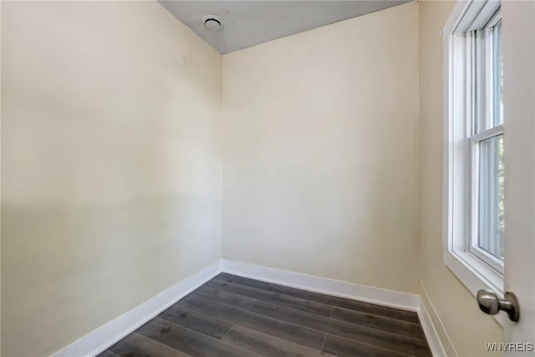 386 Davey Street, Buffalo, New York 14206, Buffalo, New York 14206, 3 Bedrooms Bedrooms, ,2 BathroomsBathrooms,Residential,For Sale,386 Davey Street, Buffalo, New York 14206,B1622616