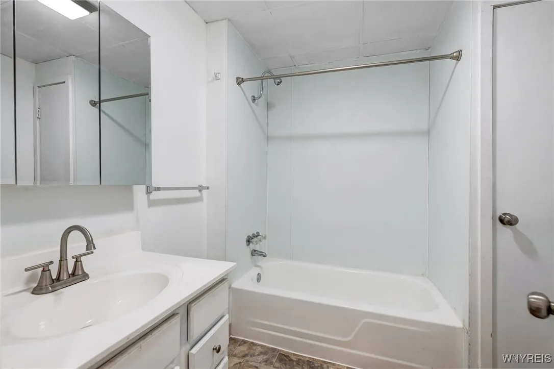 386 Davey Street, Buffalo, New York 14206, Buffalo, New York 14206, 3 Bedrooms Bedrooms, ,2 BathroomsBathrooms,Residential,For Sale,386 Davey Street, Buffalo, New York 14206,B1622616