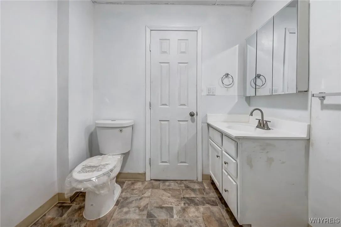 386 Davey Street, Buffalo, New York 14206, Buffalo, New York 14206, 3 Bedrooms Bedrooms, ,2 BathroomsBathrooms,Residential,For Sale,386 Davey Street, Buffalo, New York 14206,B1622616