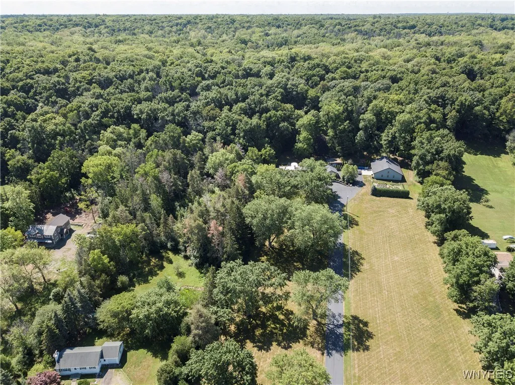 1650 Ridge Road, Lewiston, New York 14092, Lewiston, New York 14092, 4 Bedrooms Bedrooms, 13 Rooms Rooms,4 BathroomsBathrooms,Residential,For Sale,1650 Ridge Road, Lewiston, New York 14092,B1621972