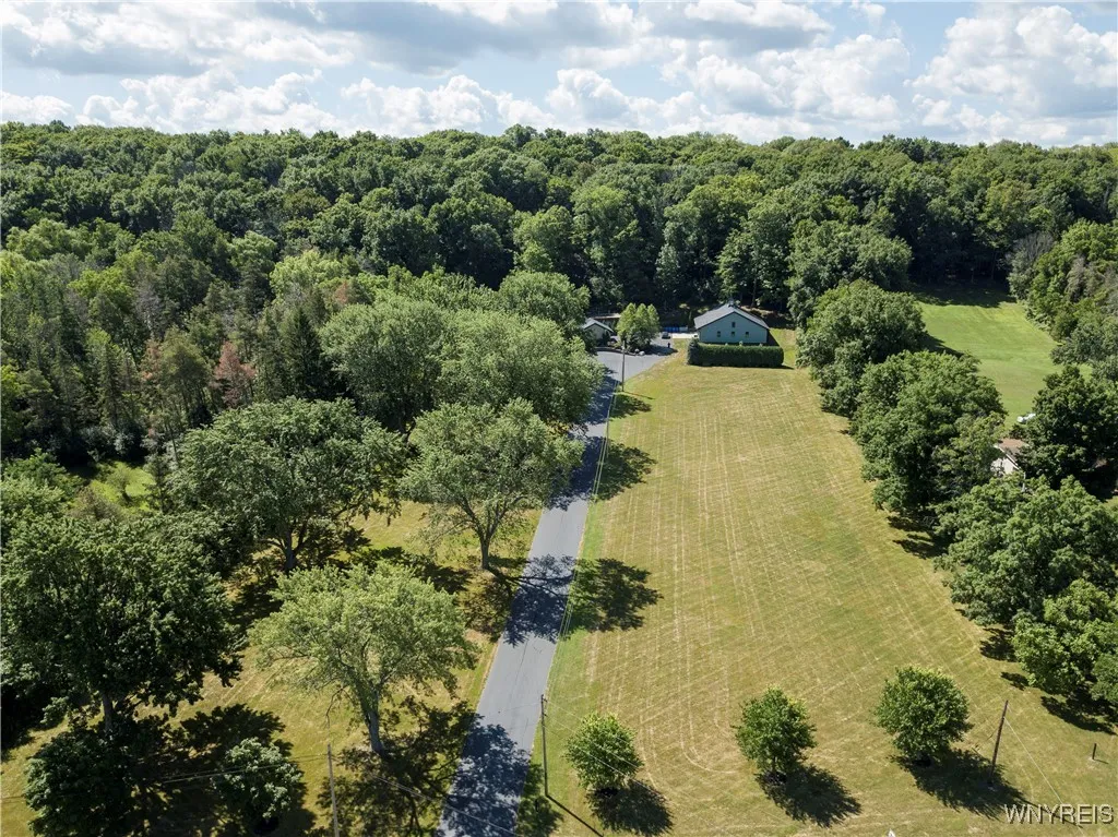 1650 Ridge Road, Lewiston, New York 14092, Lewiston, New York 14092, 4 Bedrooms Bedrooms, 13 Rooms Rooms,4 BathroomsBathrooms,Residential,For Sale,1650 Ridge Road, Lewiston, New York 14092,B1621972