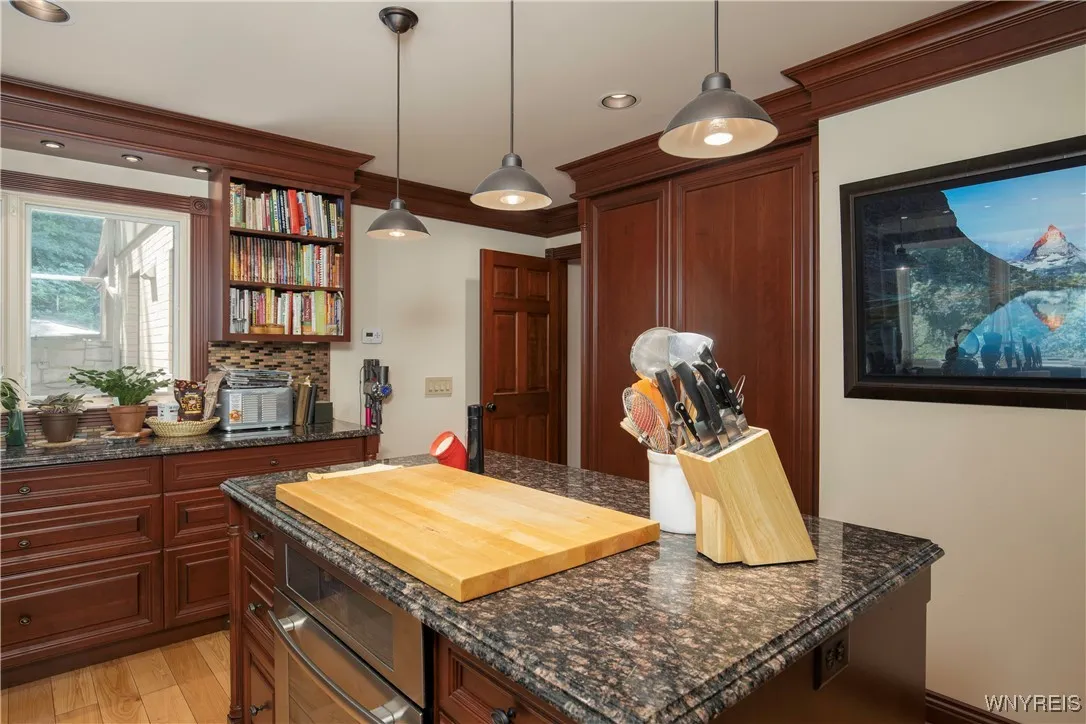 1650 Ridge Road, Lewiston, New York 14092, Lewiston, New York 14092, 4 Bedrooms Bedrooms, 13 Rooms Rooms,4 BathroomsBathrooms,Residential,For Sale,1650 Ridge Road, Lewiston, New York 14092,B1621972