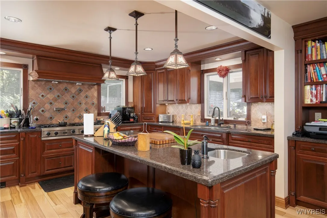 1650 Ridge Road, Lewiston, New York 14092, Lewiston, New York 14092, 4 Bedrooms Bedrooms, 13 Rooms Rooms,4 BathroomsBathrooms,Residential,For Sale,1650 Ridge Road, Lewiston, New York 14092,B1621972