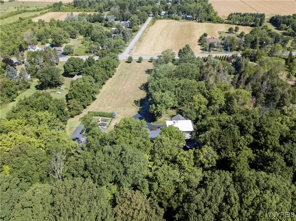 1650 Ridge Road, Lewiston, New York 14092, Lewiston, New York 14092, 4 Bedrooms Bedrooms, 13 Rooms Rooms,4 BathroomsBathrooms,Residential,For Sale,1650 Ridge Road, Lewiston, New York 14092,B1621972