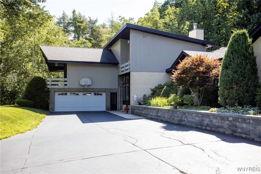 1650 Ridge Road, Lewiston, New York 14092, Lewiston, New York 14092, 4 Bedrooms Bedrooms, 13 Rooms Rooms,4 BathroomsBathrooms,Residential,For Sale,1650 Ridge Road, Lewiston, New York 14092,B1621972