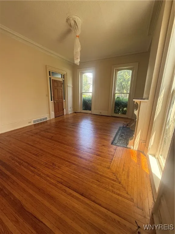 698 Columbus Parkway, Buffalo, New York 14213, Buffalo, New York 14213, 5 Bedrooms Bedrooms, ,Multi Family,For Sale,698 Columbus Parkway, Buffalo, New York 14213,B1622461