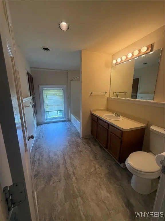 698 Columbus Parkway, Buffalo, New York 14213, Buffalo, New York 14213, 5 Bedrooms Bedrooms, ,Multi Family,For Sale,698 Columbus Parkway, Buffalo, New York 14213,B1622461