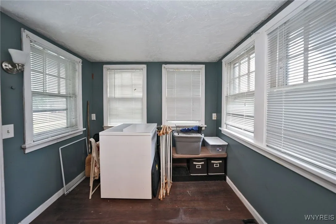 6643 Lincoln Avenue, Lockport Town, New York 14094, Lockport Town, New York 14094, 3 Bedrooms Bedrooms, 6 Rooms Rooms,2 BathroomsBathrooms,Residential,For Sale,6643 Lincoln Avenue, Lockport Town, New York 14094,B1622382