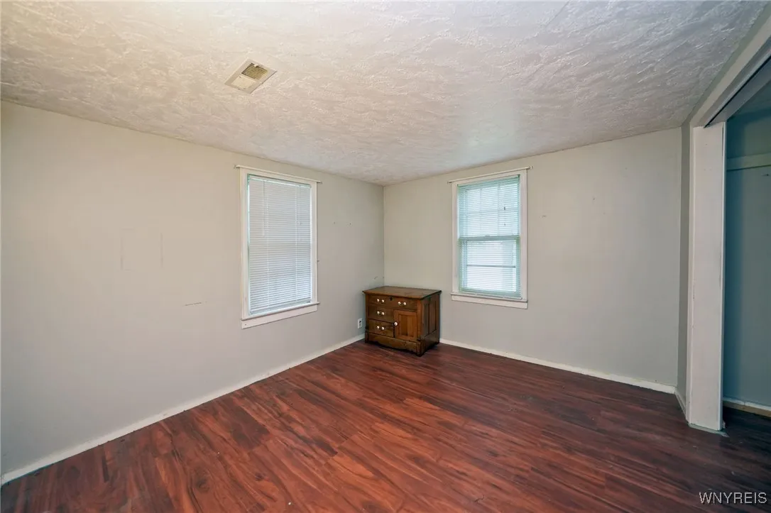 6643 Lincoln Avenue, Lockport Town, New York 14094, Lockport Town, New York 14094, 3 Bedrooms Bedrooms, 6 Rooms Rooms,2 BathroomsBathrooms,Residential,For Sale,6643 Lincoln Avenue, Lockport Town, New York 14094,B1622382