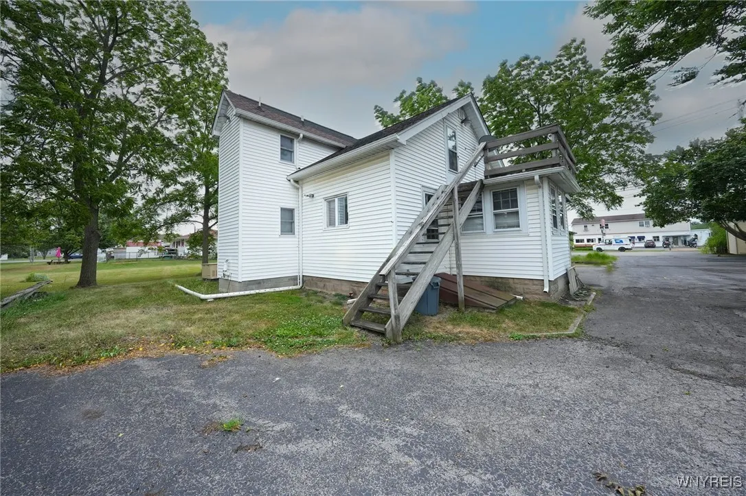 6643 Lincoln Avenue, Lockport Town, New York 14094, Lockport Town, New York 14094, 3 Bedrooms Bedrooms, 6 Rooms Rooms,2 BathroomsBathrooms,Residential,For Sale,6643 Lincoln Avenue, Lockport Town, New York 14094,B1622382
