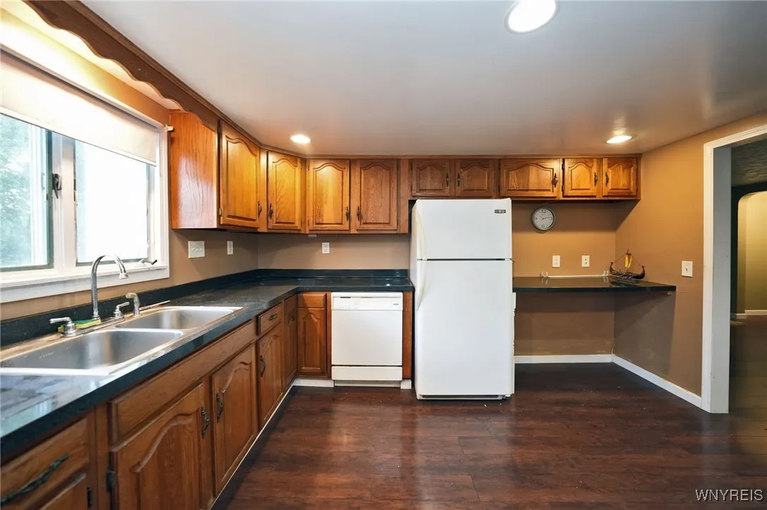 6643 Lincoln Avenue, Lockport Town, New York 14094, Lockport Town, New York 14094, 3 Bedrooms Bedrooms, 6 Rooms Rooms,2 BathroomsBathrooms,Residential,For Sale,6643 Lincoln Avenue, Lockport Town, New York 14094,B1622382
