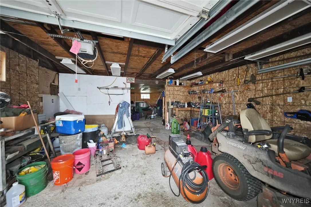 6643 Lincoln Avenue, Lockport Town, New York 14094, Lockport Town, New York 14094, 3 Bedrooms Bedrooms, 6 Rooms Rooms,2 BathroomsBathrooms,Residential,For Sale,6643 Lincoln Avenue, Lockport Town, New York 14094,B1622382