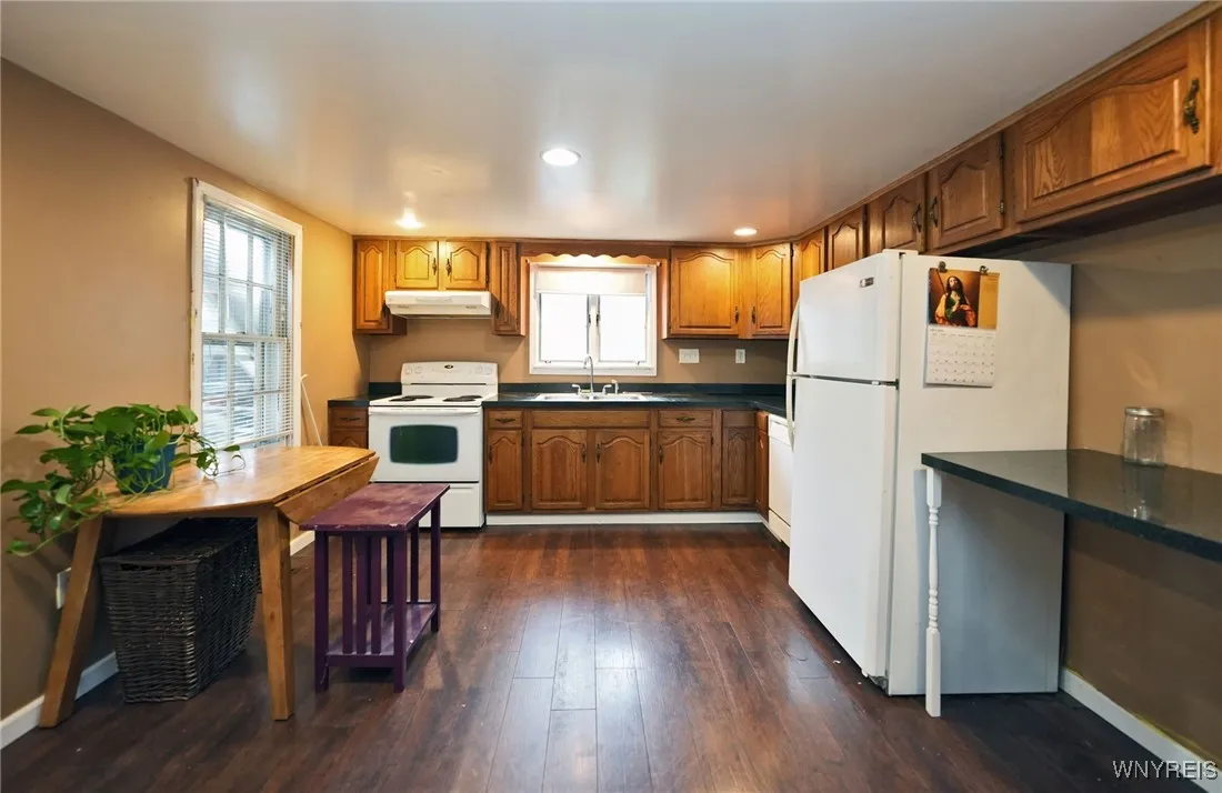 6643 Lincoln Avenue, Lockport Town, New York 14094, Lockport Town, New York 14094, 3 Bedrooms Bedrooms, 6 Rooms Rooms,2 BathroomsBathrooms,Residential,For Sale,6643 Lincoln Avenue, Lockport Town, New York 14094,B1622382