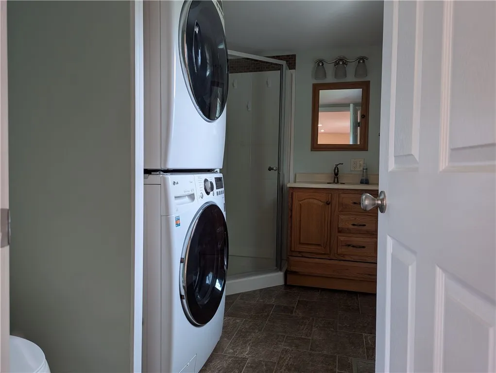 12981 Hillcrest Drive, Carlton, New York 14411, Carlton, New York 14411, 2 Bedrooms Bedrooms, 4 Rooms Rooms,1 BathroomBathrooms,Residential,Closed,12981 Hillcrest Drive, Carlton, New York 14411,0,R1622578