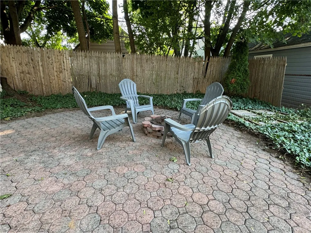 125 Redfern Drive, Rochester, New York 14620, Rochester, New York 14620, 3 Bedrooms Bedrooms, 5 Rooms Rooms,2 BathroomsBathrooms,Residential,For Sale,125 Redfern Drive, Rochester, New York 14620,R1621544
