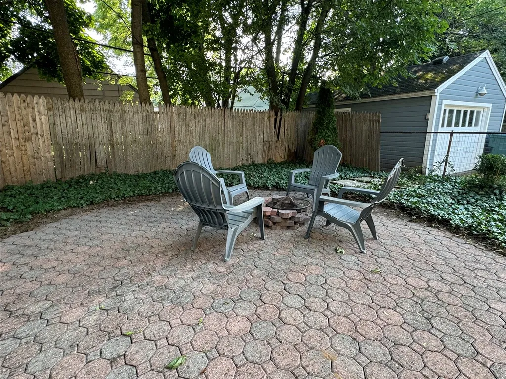 125 Redfern Drive, Rochester, New York 14620, Rochester, New York 14620, 3 Bedrooms Bedrooms, 5 Rooms Rooms,2 BathroomsBathrooms,Residential,For Sale,125 Redfern Drive, Rochester, New York 14620,R1621544
