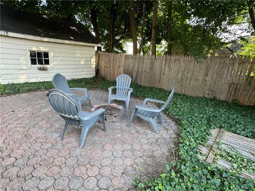 125 Redfern Drive, Rochester, New York 14620, Rochester, New York 14620, 3 Bedrooms Bedrooms, 5 Rooms Rooms,2 BathroomsBathrooms,Residential,For Sale,125 Redfern Drive, Rochester, New York 14620,R1621544