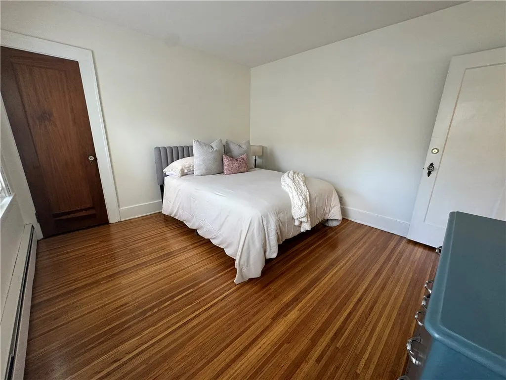 125 Redfern Drive, Rochester, New York 14620, Rochester, New York 14620, 3 Bedrooms Bedrooms, 5 Rooms Rooms,2 BathroomsBathrooms,Residential,For Sale,125 Redfern Drive, Rochester, New York 14620,R1621544