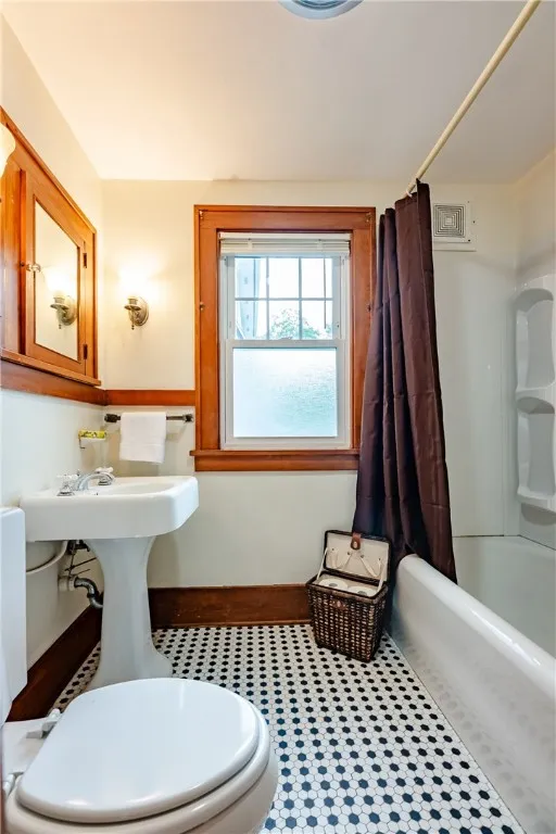 83 Raleigh Street, Rochester, New York 14620, Rochester, New York 14620, 3 Bedrooms Bedrooms, 6 Rooms Rooms,2 BathroomsBathrooms,Residential,For Sale,83 Raleigh Street, Rochester, New York 14620,R1622186