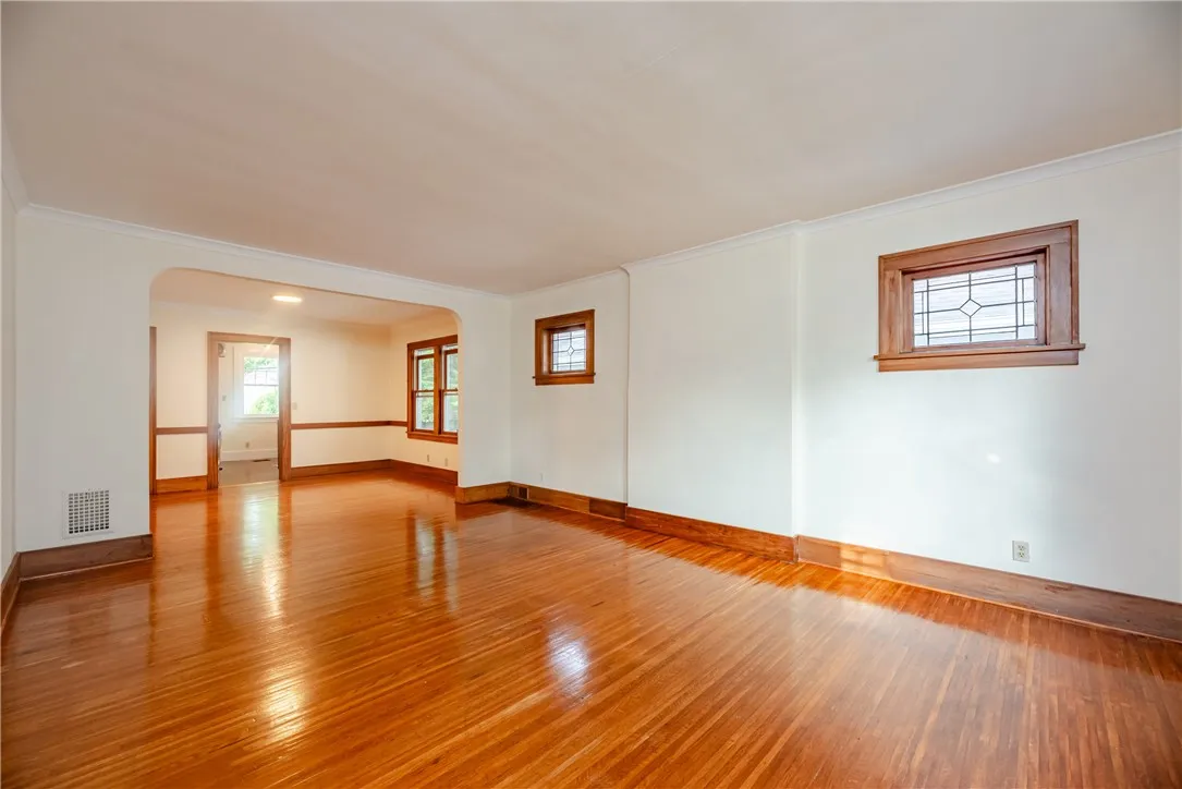 83 Raleigh Street, Rochester, New York 14620, Rochester, New York 14620, 3 Bedrooms Bedrooms, 6 Rooms Rooms,2 BathroomsBathrooms,Residential,For Sale,83 Raleigh Street, Rochester, New York 14620,R1622186