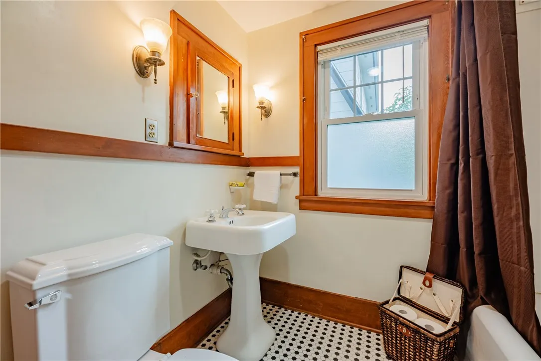 83 Raleigh Street, Rochester, New York 14620, Rochester, New York 14620, 3 Bedrooms Bedrooms, 6 Rooms Rooms,2 BathroomsBathrooms,Residential,For Sale,83 Raleigh Street, Rochester, New York 14620,R1622186