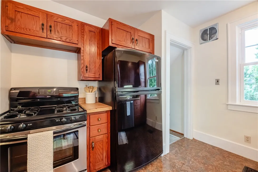 83 Raleigh Street, Rochester, New York 14620, Rochester, New York 14620, 3 Bedrooms Bedrooms, 6 Rooms Rooms,2 BathroomsBathrooms,Residential,For Sale,83 Raleigh Street, Rochester, New York 14620,R1622186