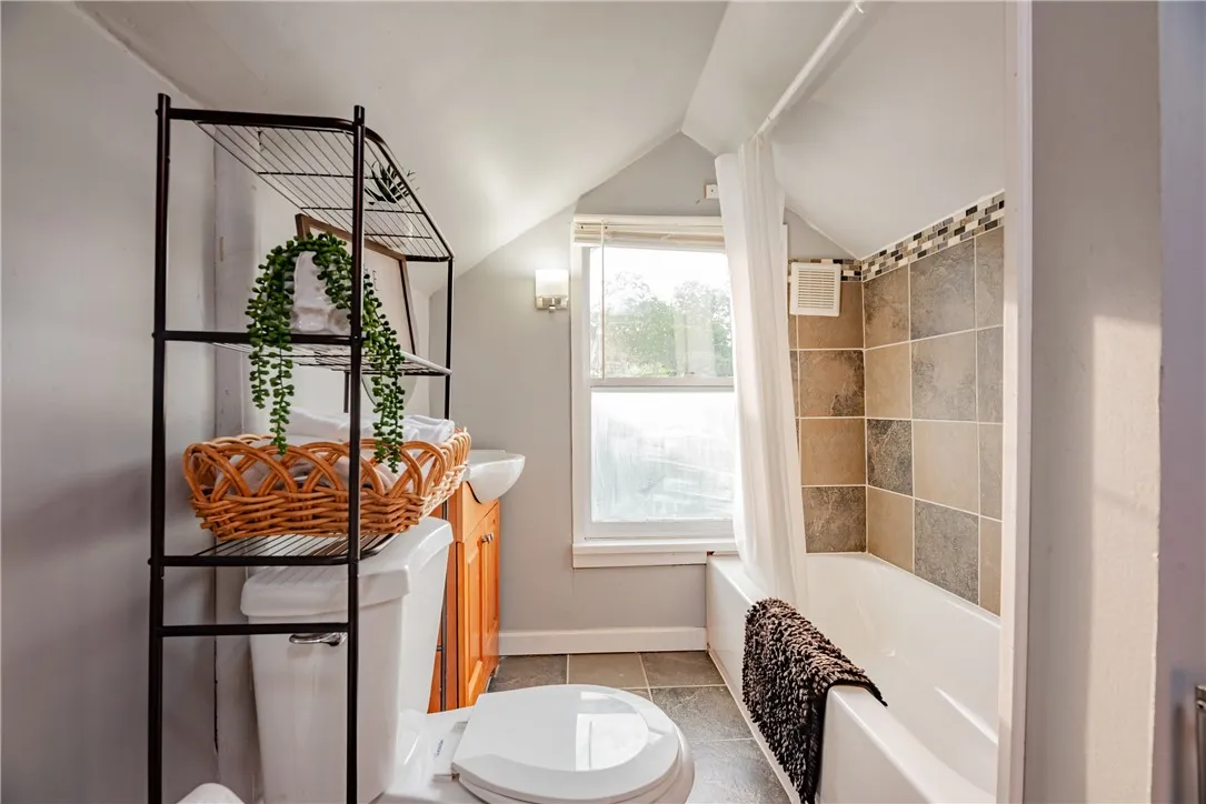 83 Raleigh Street, Rochester, New York 14620, Rochester, New York 14620, 3 Bedrooms Bedrooms, 6 Rooms Rooms,2 BathroomsBathrooms,Residential,For Sale,83 Raleigh Street, Rochester, New York 14620,R1622186