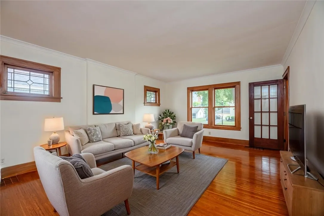 83 Raleigh Street, Rochester, New York 14620, Rochester, New York 14620, 3 Bedrooms Bedrooms, 6 Rooms Rooms,2 BathroomsBathrooms,Residential,For Sale,83 Raleigh Street, Rochester, New York 14620,R1622186