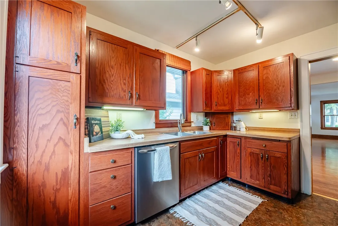 83 Raleigh Street, Rochester, New York 14620, Rochester, New York 14620, 3 Bedrooms Bedrooms, 6 Rooms Rooms,2 BathroomsBathrooms,Residential,For Sale,83 Raleigh Street, Rochester, New York 14620,R1622186