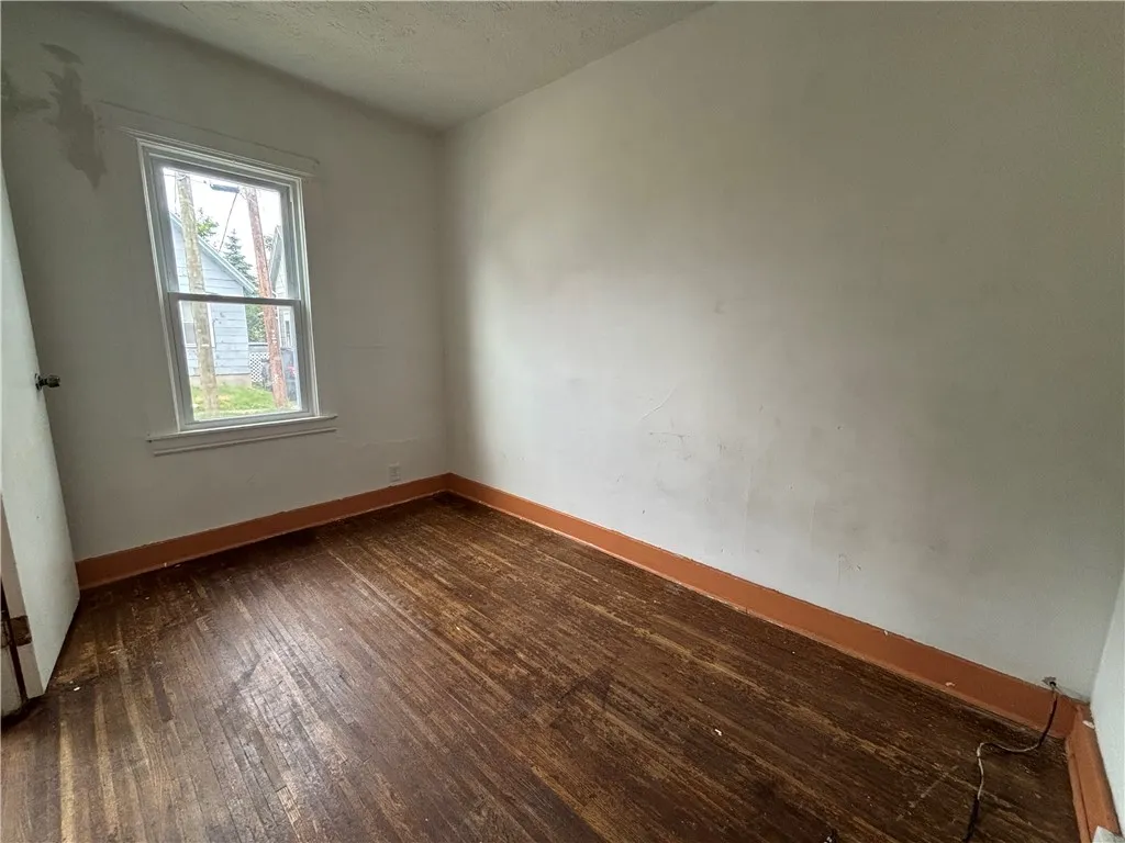 Front 1st floor bedroom
