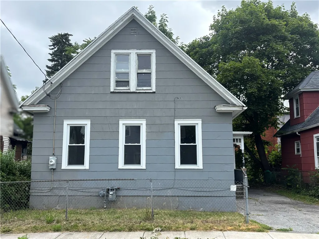 38 Cedar Street, Rochester, New York 14611, Rochester, New York 14611, 3 Bedrooms Bedrooms, 5 Rooms Rooms,1 BathroomBathrooms,Residential,For Sale,38 Cedar Street, Rochester, New York 14611,R1622084