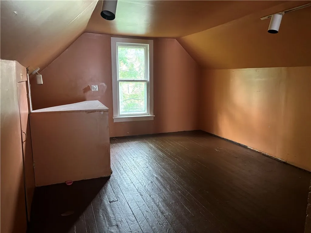 38 Cedar Street, Rochester, New York 14611, Rochester, New York 14611, 3 Bedrooms Bedrooms, 5 Rooms Rooms,1 BathroomBathrooms,Residential,For Sale,38 Cedar Street, Rochester, New York 14611,R1622084