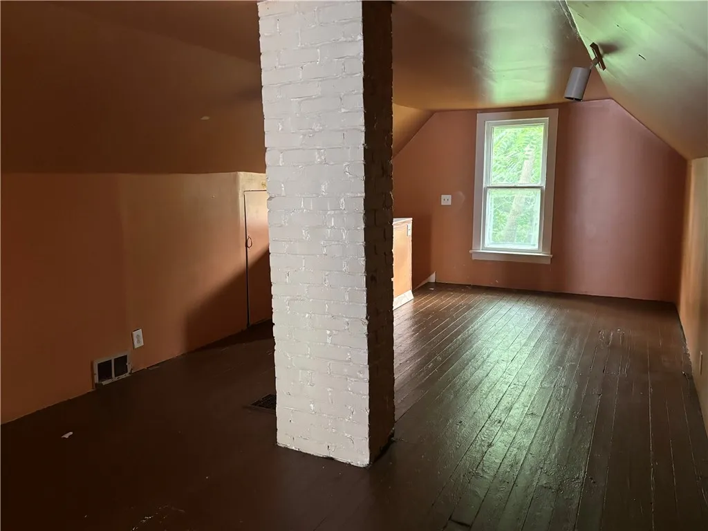 38 Cedar Street, Rochester, New York 14611, Rochester, New York 14611, 3 Bedrooms Bedrooms, 5 Rooms Rooms,1 BathroomBathrooms,Residential,For Sale,38 Cedar Street, Rochester, New York 14611,R1622084