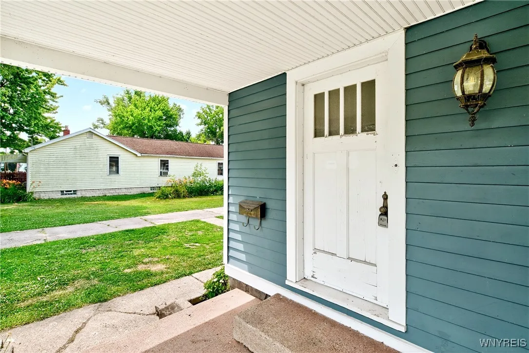 196 Ward Road, North Tonawanda, New York 14120, North Tonawanda, New York 14120, 3 Bedrooms Bedrooms, 6 Rooms Rooms,2 BathroomsBathrooms,Residential,For Sale,196 Ward Road, North Tonawanda, New York 14120,B1622628