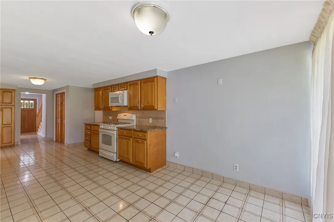 617 Mertens Avenue, Syracuse, New York 13203, Syracuse, New York 13203, 3 Bedrooms Bedrooms, 7 Rooms Rooms,2 BathroomsBathrooms,Residential,For Sale,617 Mertens Avenue, Syracuse, New York 13203,S1622225